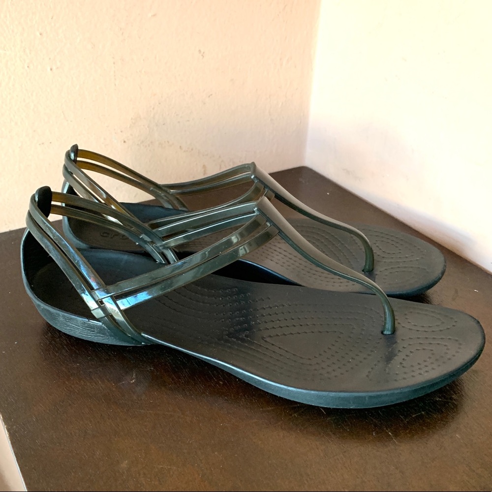 Croc women’s sandal - size 9